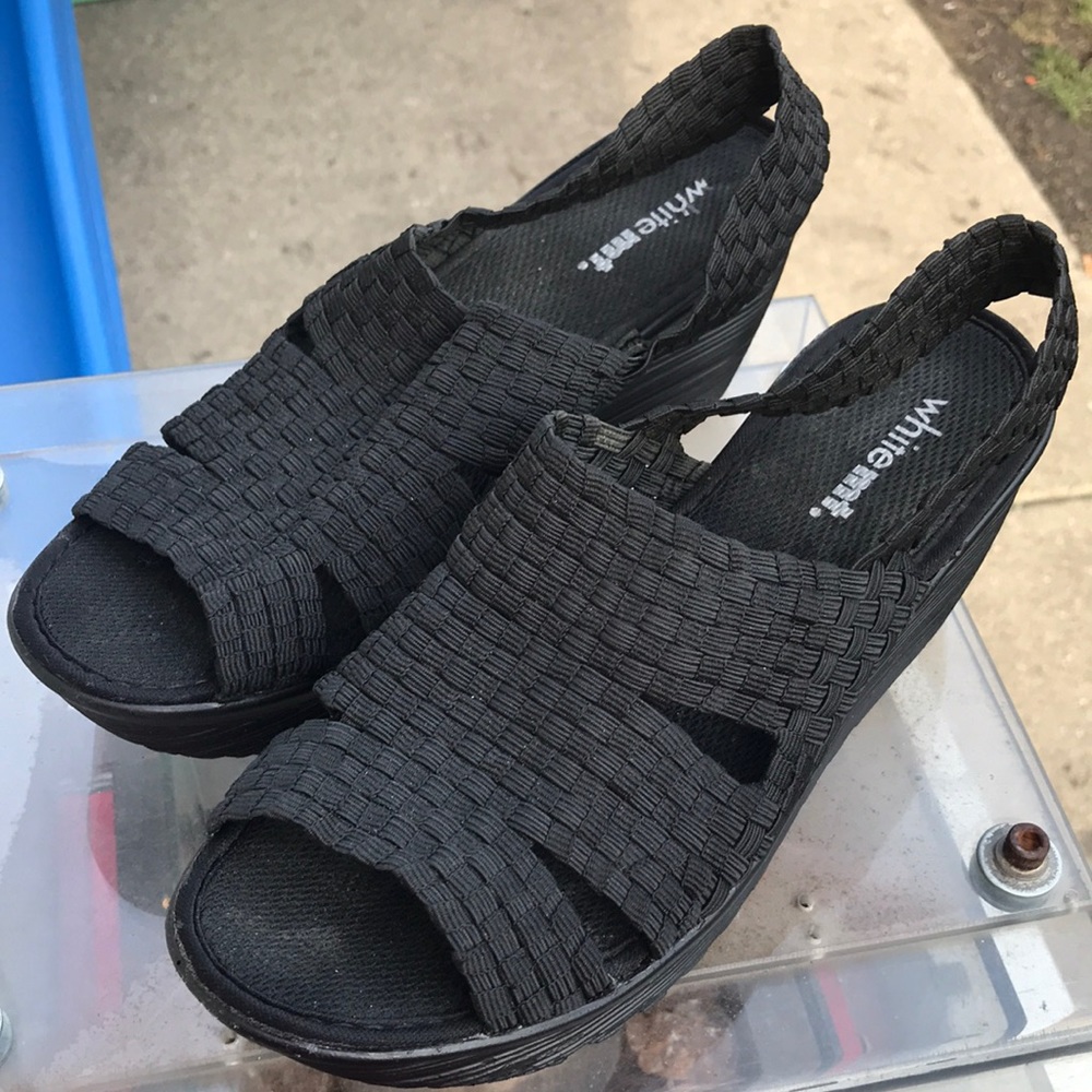 Women’s wedge sandals